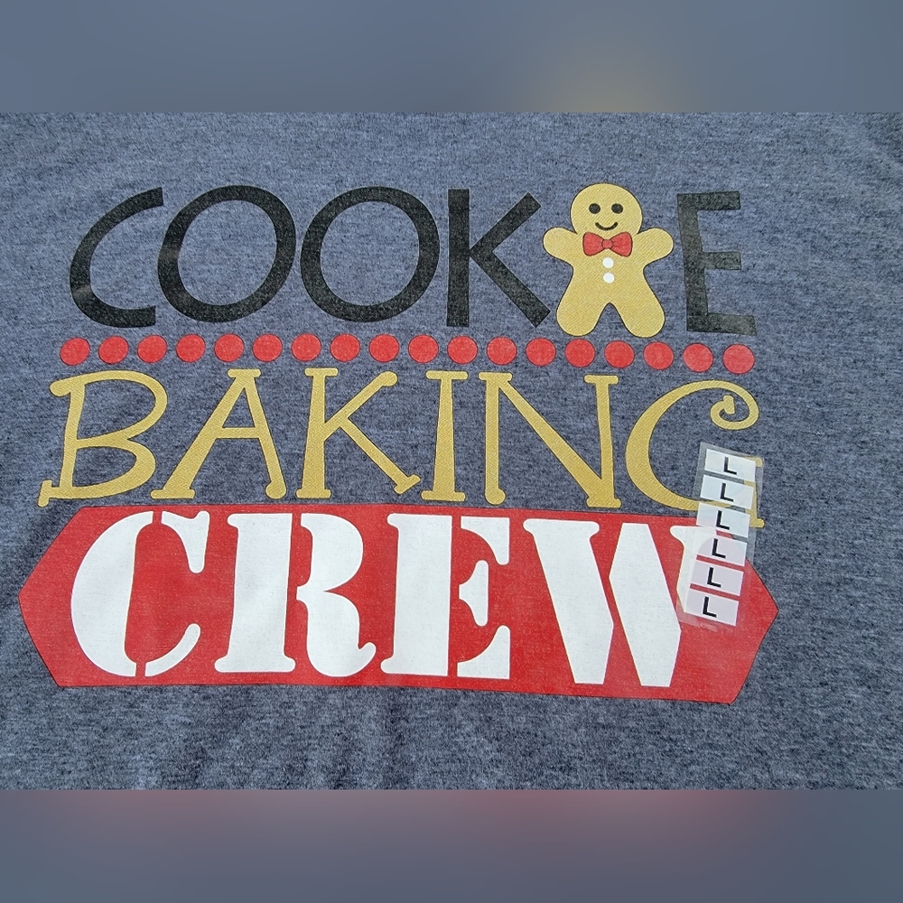 Cookie baking crew large t-shirt
